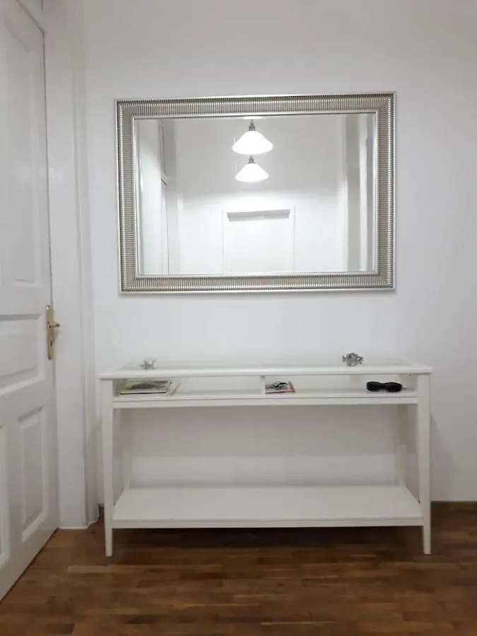 La Dolce Vita, Luxury In The Absolute Center Apartment Burgas